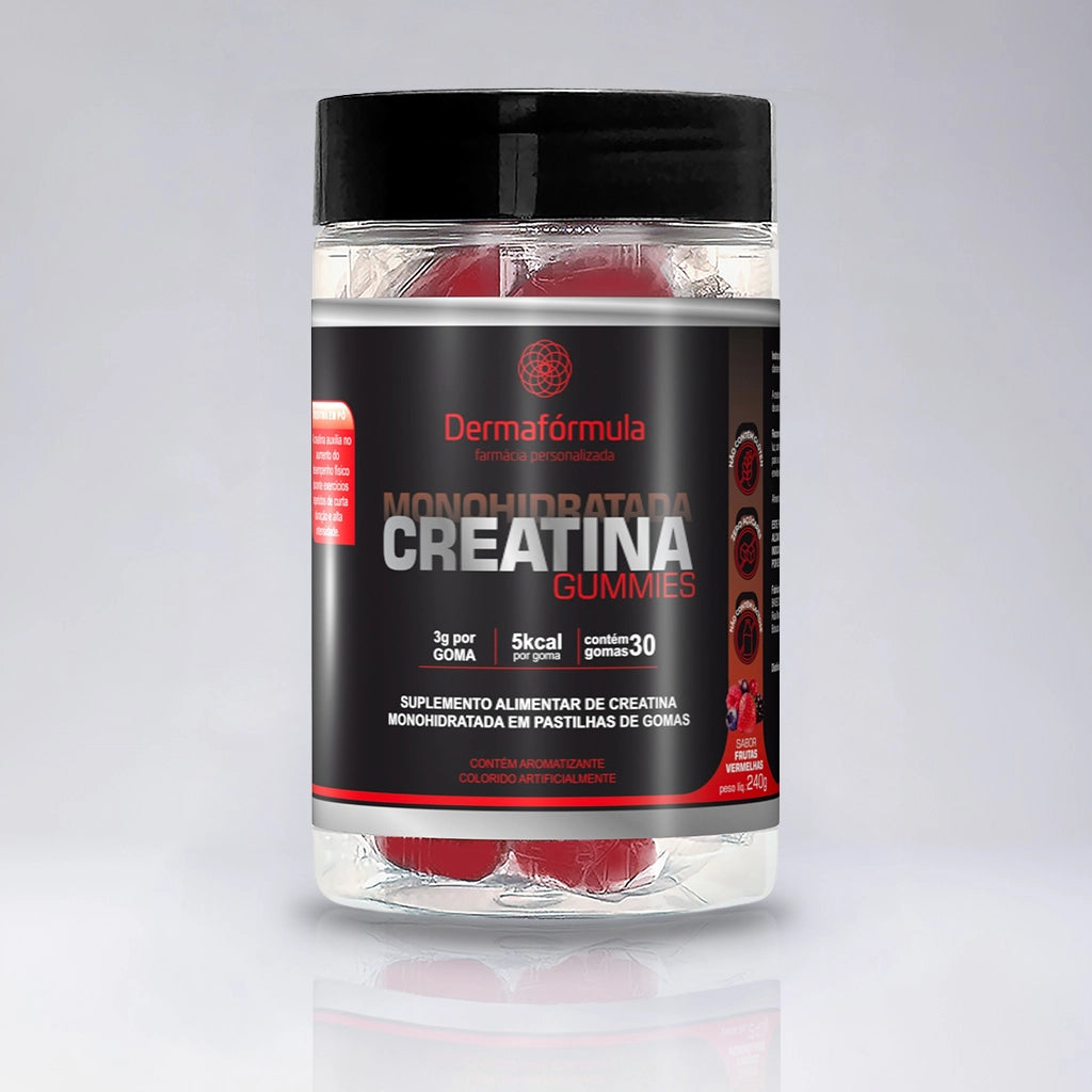 Dermafórmula Melhor Farmácia de Manipulação em Santos | Frasco cilíndrico transparente exibindo gomas vermelhas em seu interior. O rótulo preto destaca os textos 'Creatina Gummies', '3g por goma' e '5kcal por goma' em branco e vermelho. No canto inferior direito, uma ilustração de frutas vermelhas indica o sabor. Logotipo Dermafórmula em destaque no centro.