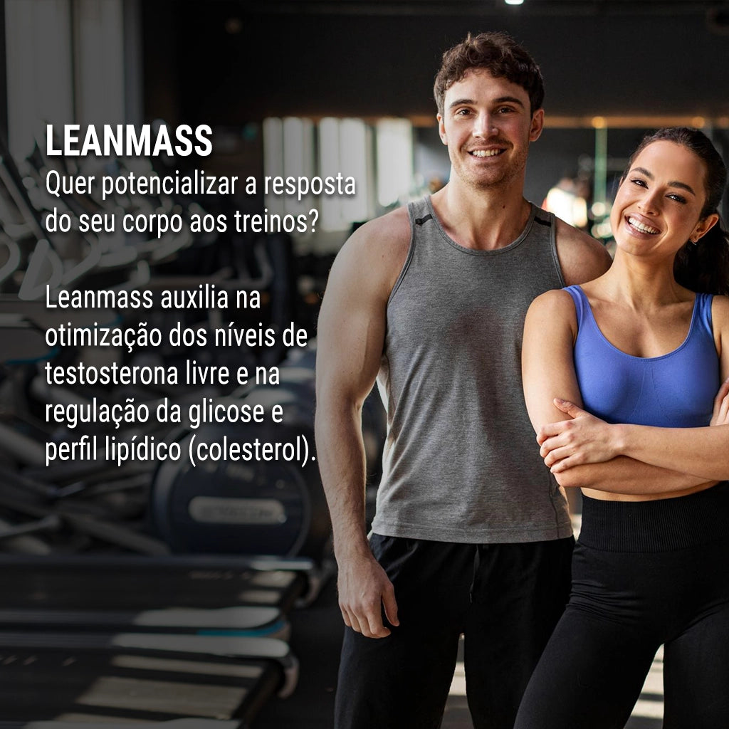 Dermafórmula Melhor Farmácia de Manipulação em Santos | Casal jovem sorridente em uma academia moderna, vestindo roupas esportivas. O homem está de regata cinza e a mulher com top azul, ambos transmitindo saúde e disposição. O texto destaca que o Leanmass auxilia na otimização da testosterona livre e na regulação da glicose e do perfil lipídico.
