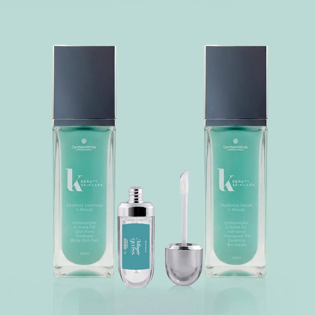 Mockup da K-Beauty Essência Luminosa, parte do Kit K-Power, focado no equilíbrio da microbiota da pele e no cuidado autoral.

Mockup do K-Beauty Radiance Serum, parte do Kit K-Power, com Hyalupure 10x para o "glow" da pele madura e hidratação profunda.

Mockup do Magic Gloss, parte do Kit K-Power, que reage ao pH dos lábios para devolver uma cor rosada e autoral de vitalidade.

Dermafórmula, a melhor farmácia de manipulação de Santos e da Baixada Santista. Bem-estar autoral, saúde sob medida.