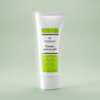 Dermafórmula — Derma Pés 30g — ✅ Auxilia na renovação celular e na melhora da textura cutânea — Saúde sob medida. Bem-estar autoral. — fundo colorido